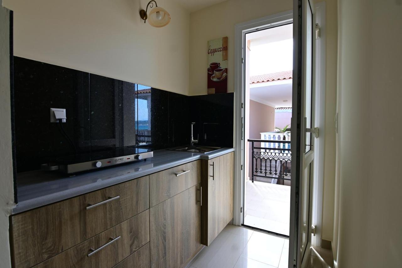 Nadia'S Studios & Apartments In Argasi, Sea-View Exterior photo